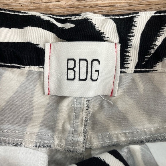 BDG Leila Zebra Print Carpenter Cargo Pants | Size 30 Urban Outfitters - Picture 11 of 15